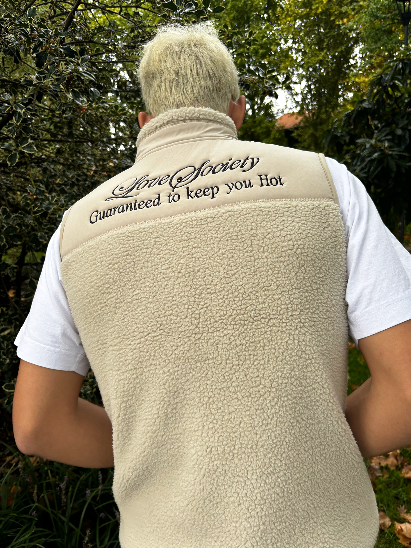 Guaranteed to keep you Hot Unisex sleeveless fleece jacket